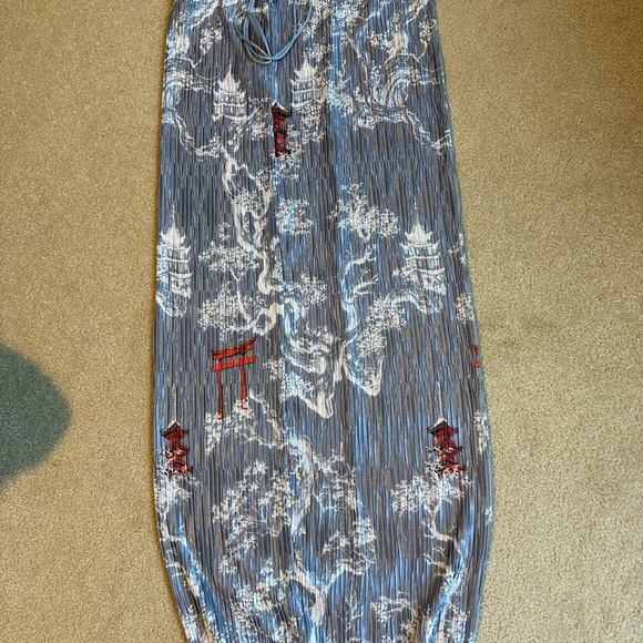 Zara pleated Chinese dragon print blue top and skirt - Picture 5 of 6